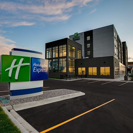 Holiday Inn Express - Lethbridge Southeast By Ihg Exterior foto
