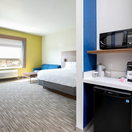 Holiday Inn Express - Lethbridge Southeast By Ihg Exterior foto