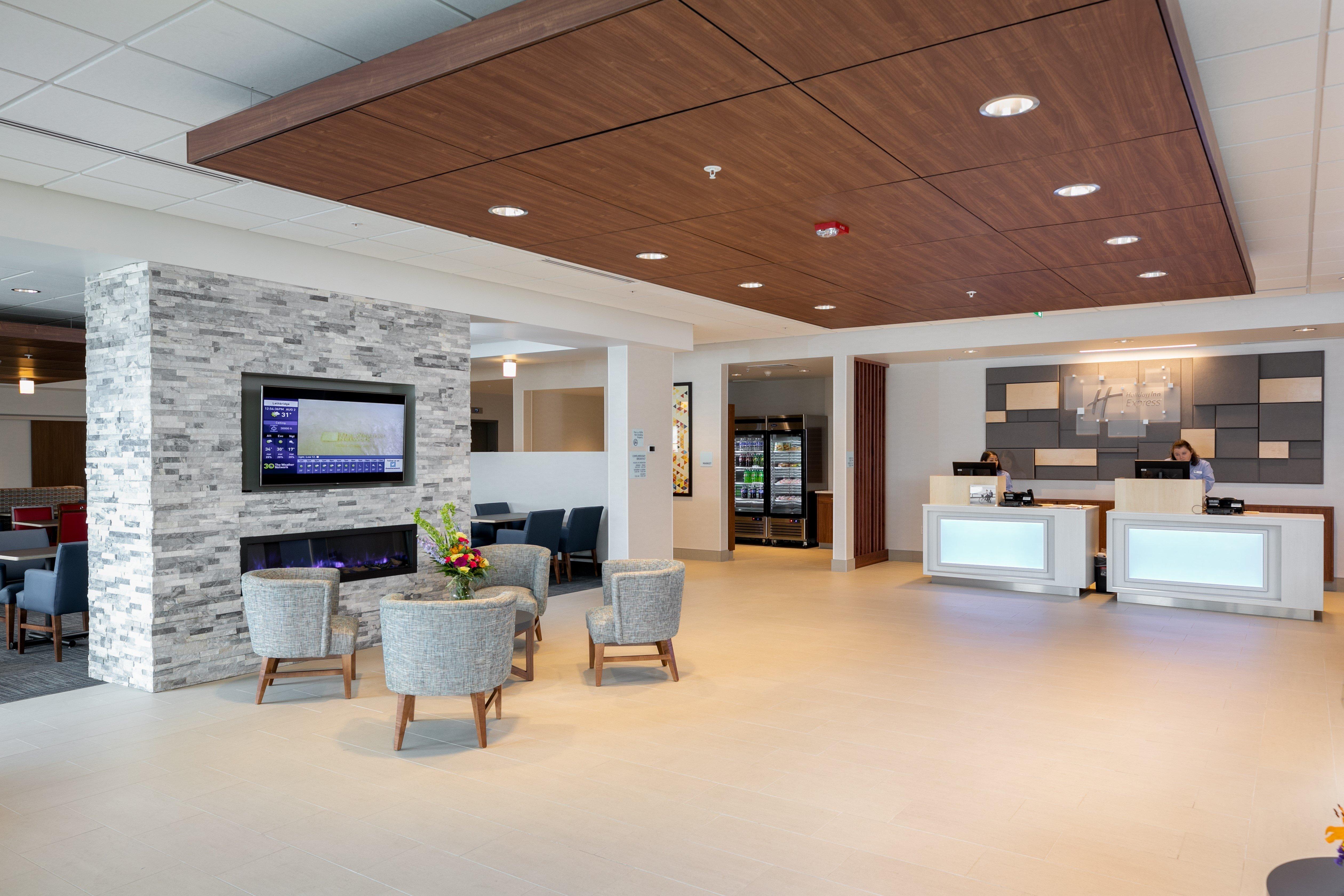 Holiday Inn Express - Lethbridge Southeast By Ihg Exterior foto