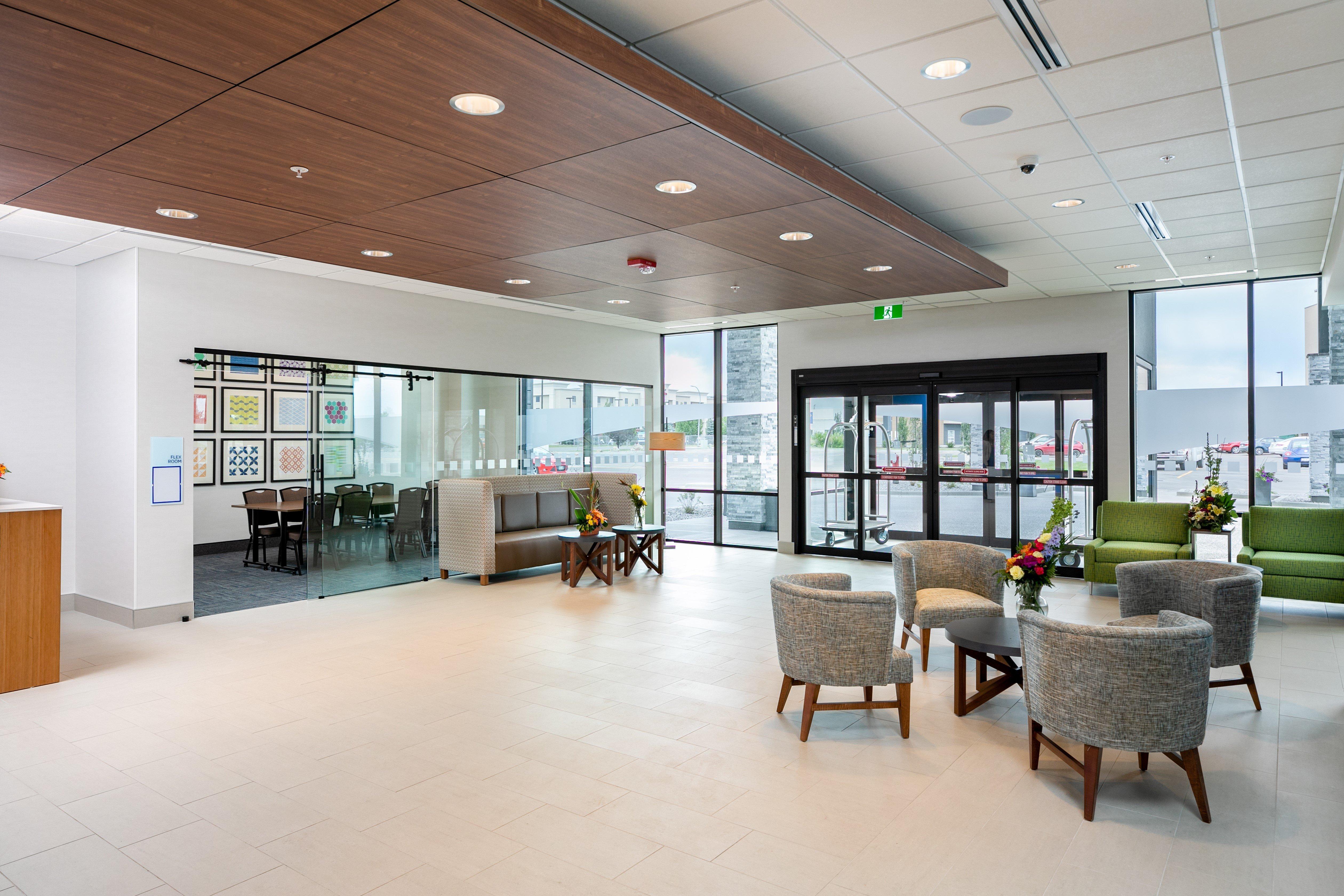 Holiday Inn Express - Lethbridge Southeast By Ihg Exterior foto